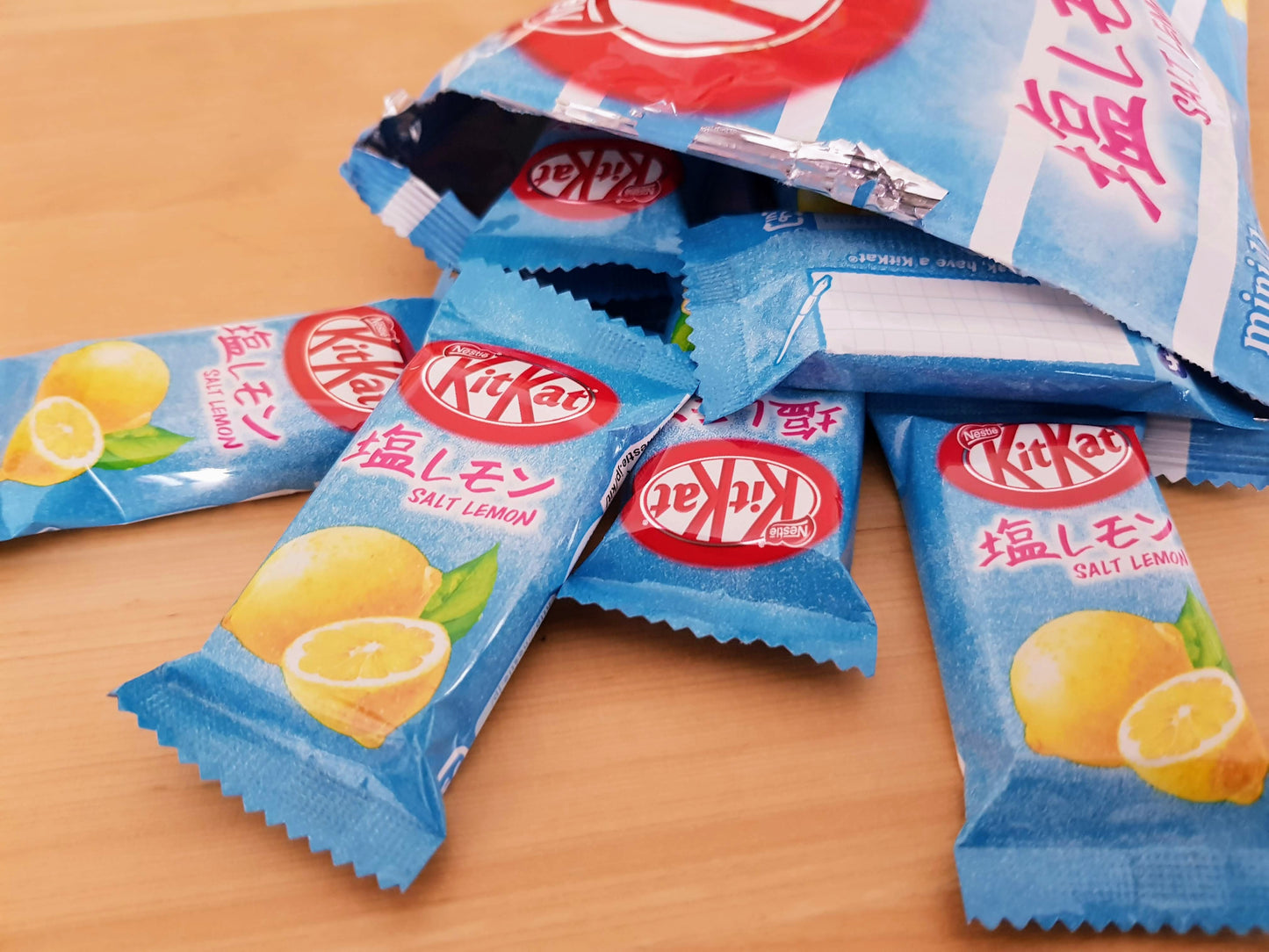 KIT KAT SALT LEMON IN WHITE CHOCOLATE